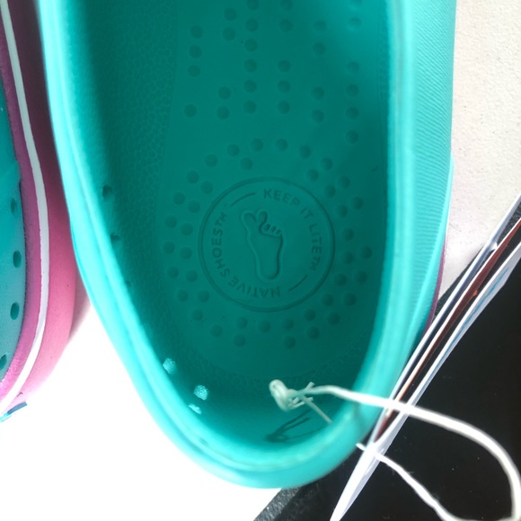 ::SOLD:: NWT Turquoise & Pink ‘Miles’ Flats Crocs - Picture 6 of 13